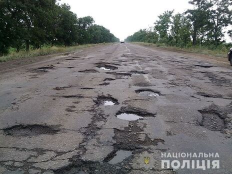 Поліція викрила схему розтрати майже 1 млн грн на ремонт доріг у Житомирській області