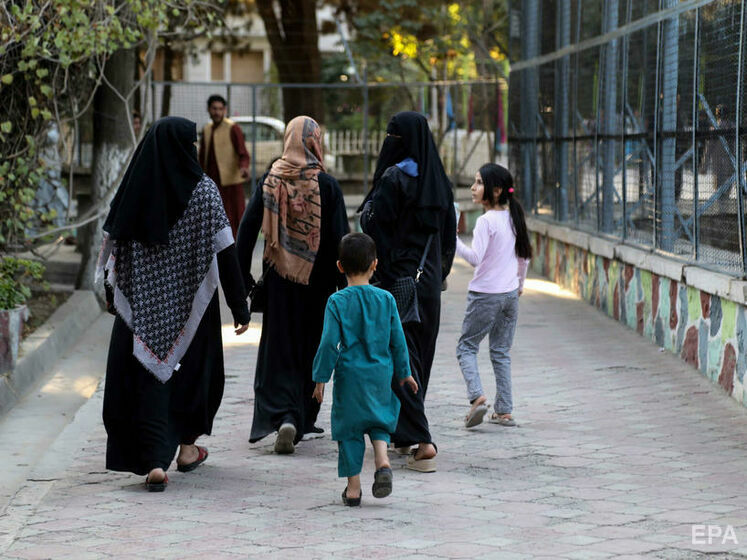 В ЮНЕСКО закликали зняти заборону на навчання дівчаток у школах в Афганістані
