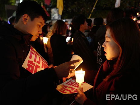 В Южной Корее задержали подругу президента и требуют отставки главы государства