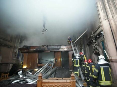 На умышленный поджог костела Святого Николая ничто не указывает, пожар начался в закрытой комнате – глава полиции Киева