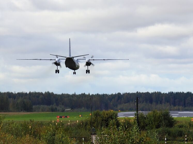 В Хабаровском крае России исчез с радаров самолет с шестью людьми на борту