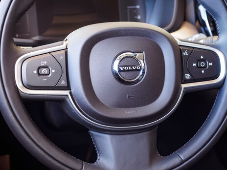 Шведська компанія Volvo змінила логотип