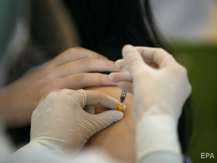 У МОЗ розповіли, скільки педагогів і лікарів в Україні вакциновано проти COVID-19