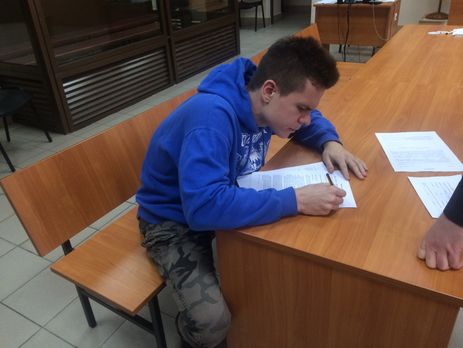 Москвича приговорили к году колонии-поселения за картинку во 