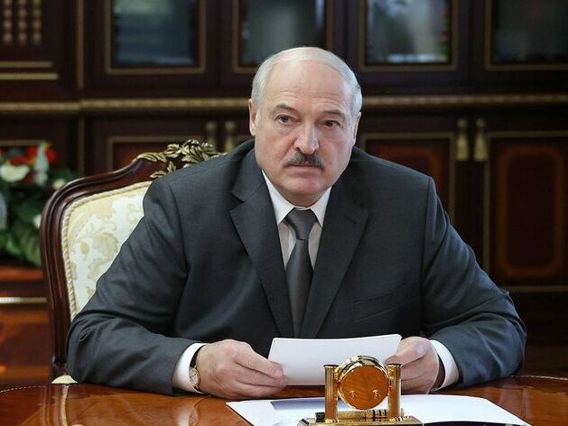 Лукашенко заявил, что обсуждал с Путиным "какие-то действия" в отношении Украины