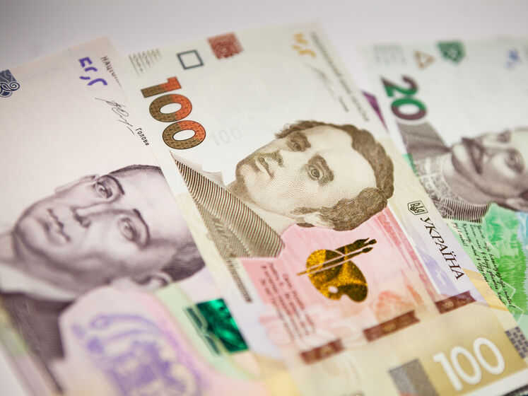 Реальная зарплата в Украине за год выросла почти на 11% – Госстат