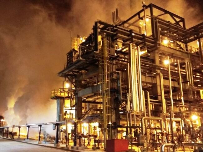 В Беларуси на нефтеперерабатывающем заводе вспыхнул пожар