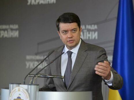 Разумков зазначив, що без запрошення не поїде на засідання фракції "Слуга народу"
