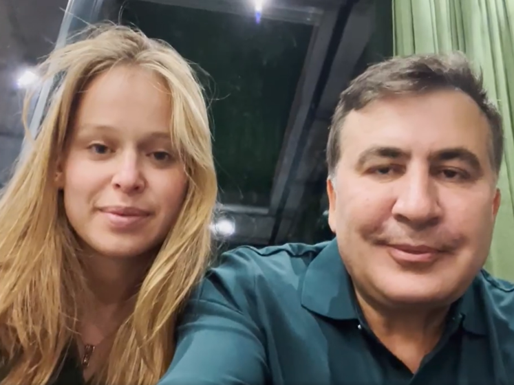 "Мы вместе и любим друг друга". Ясько опубликовала видео с Саакашвили, записанное накануне его отъезда в Грузию