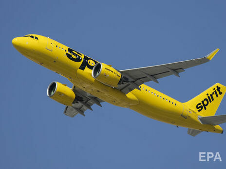 В США из-за попадания птицы в двигатель загорелся пассажирский самолет