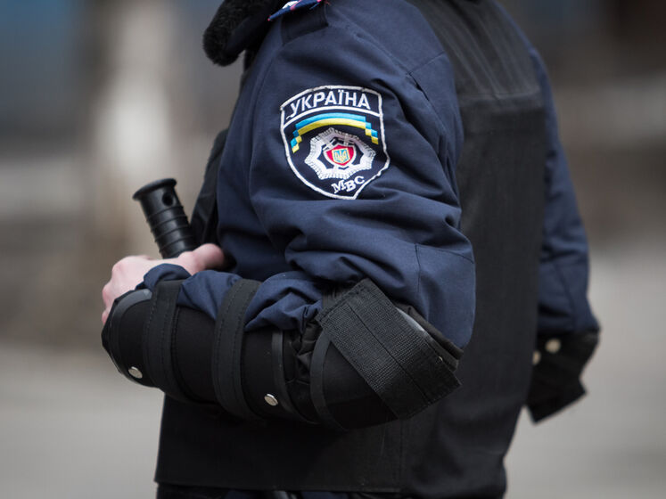 Чотирьом затриманим у справі про вбивство поліцейського в Чернігові оголосили підозру