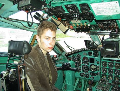 Отец политзаключенного РФ Выговского: Его вывезли в лес и заставили час стоять возле вырытой ямы