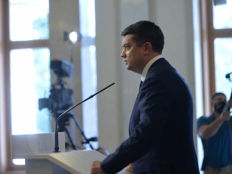 У Раді запустили процедуру відкликання Разумкова з посади спікера