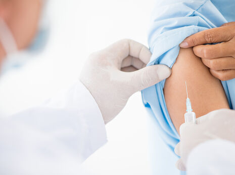 Данилов: Сначала нужно привить взрослых, а потом уже переходить на детей и подростков