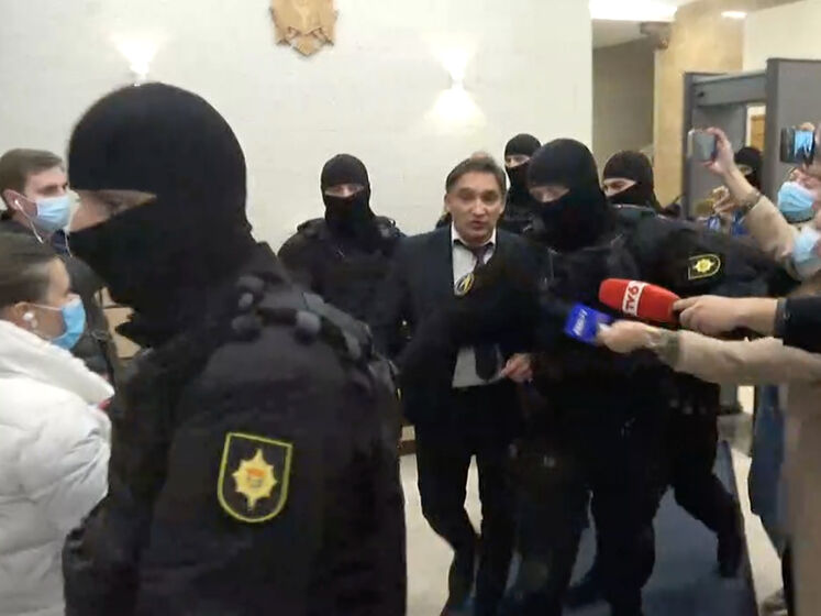 В Молдове открыли уголовное дело в отношении генпрокурора и задержали его