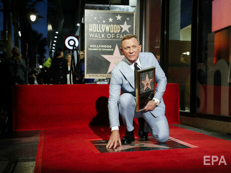 Виконавець ролі Джеймса Бонда Крейг отримав зірку на Алеї слави в Голлівуді. Фото