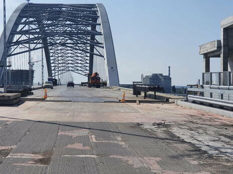 Київська прокуратура заявила про розкрадання 150 млн грн на будівництві Подільського моста