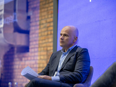 В Украине могут расширить список профессий, для которых вакцинация от COVID-19 обязательна