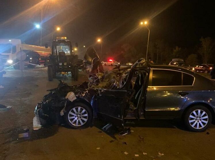 У Києві зіткнулися легковий автомобіль і маршрутка, постраждало шестеро осіб