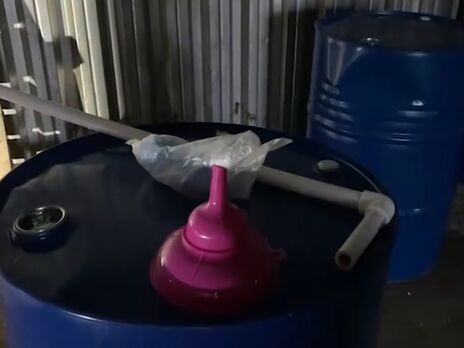 Кількість жертв отруєння сурогатним алкоголем у РФ зросла до 32, ще 64 людини госпіталізовано