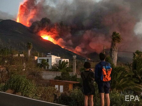 На Канарских островах в результате извержения вулкана разрушено уже более 1 тыс. домов
