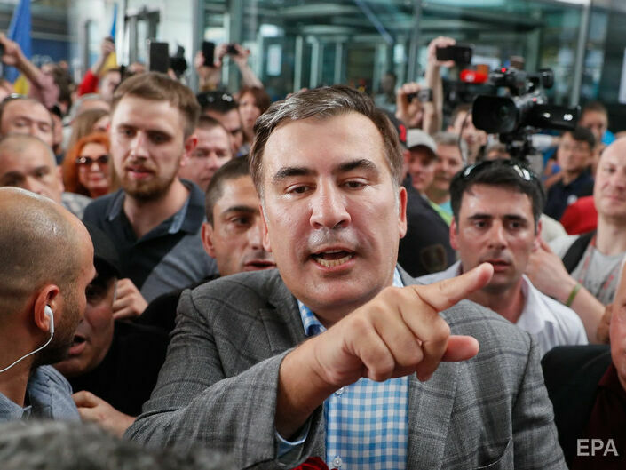 Саакашвили в тюрьме голодает 11-й день, ему сложно ходить и говорить