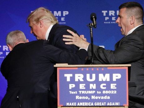 Трампа увели со сцены во время выступления в Неваде из-за угрозы