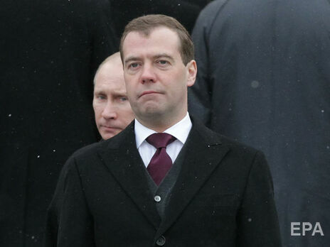 Медведев написал статью о бессмысленности контактов с властями Украины. В ней он назвал Зеленского 