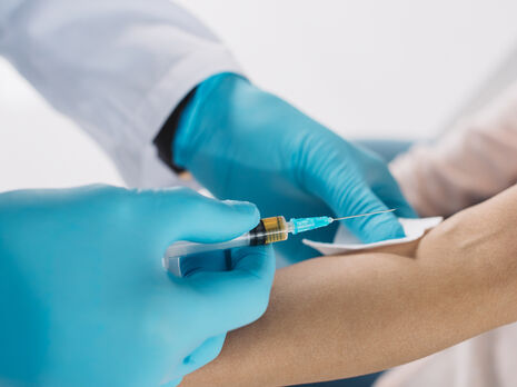 В Украине 11 октября 123 тыс. человек привились от коронавируса