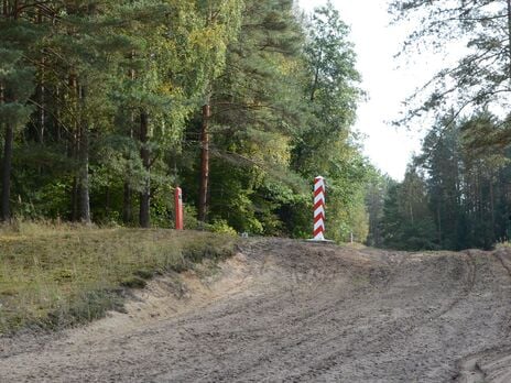 В Польше задержали двух украинцев, которые помогали мигрантам в незаконном пересечении границы из Беларуси