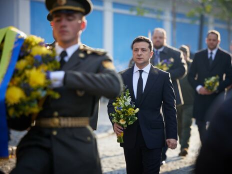 Зеленский почтил память погибших защитников Украины. Фоторепортаж