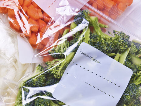 У Франції з 2022 року заборонять продаж багатьох фруктів та овочів у пластиковій упаковці