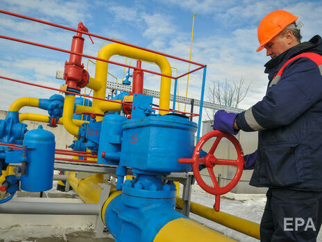 Суточные объемы транзита газа через украинскую ГТС упали в два раза, отметил Витренко