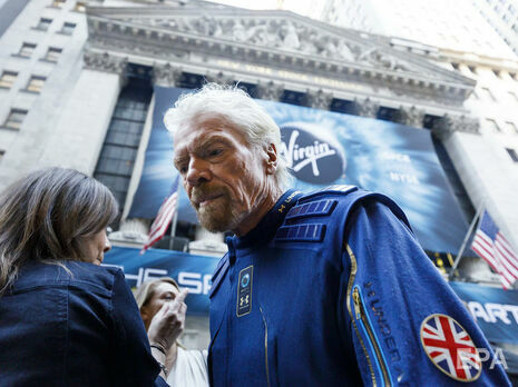 Virgin Galactic миллиардера Брэнсона не будет отправлять туристов в космос до конца 2022 года