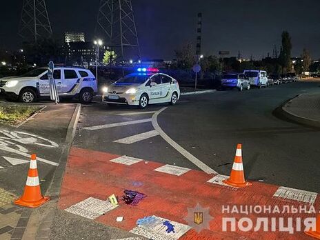 У Києві п'яний водій вантажівки збив двох пішоходів на переході. Один із них загинув