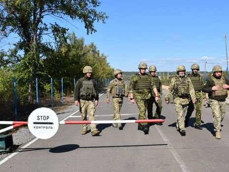 У Луганській області затримали 58-річну жінку, її підозрюють у причетності до незаконних збройних формувань