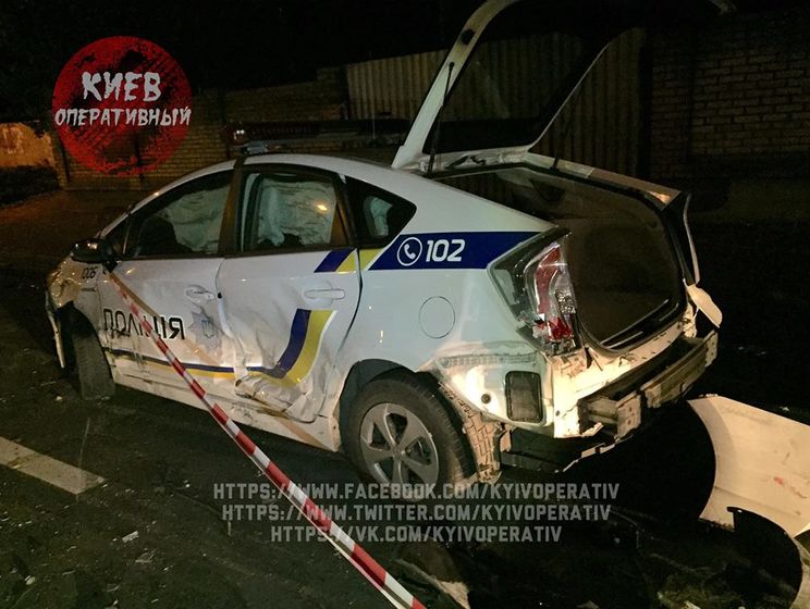 Волонтер: В Киеве сын нардепа Молотка в пьяных гонках столкнулся с двумя авто, включая полицейский Prius