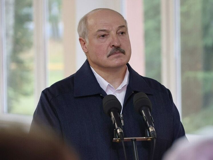 Лукашенко вважає, що COVID-19 може вилікувати онкологічні захворювання