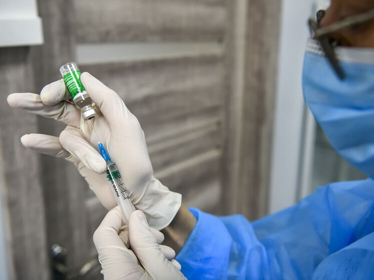 В Украине новый рекорд вакцинации от COVID-19. За сутки привились почти 270 тыс. человек