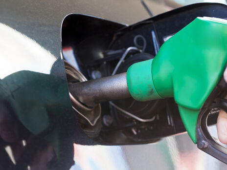 Сети украинских АЗС подняли цены на бензин и дизельное топливо