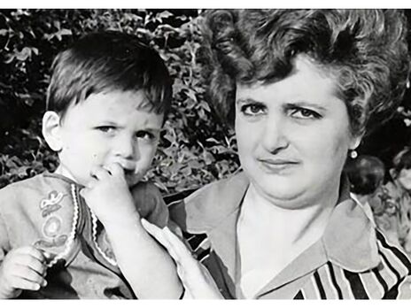 Володимир Гройсман із мамою, учителькою української мови та літератури Жанною Ізраїлівною
