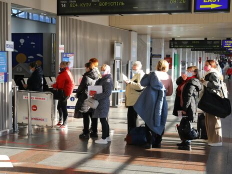 На украинских вокзалах от COVID-19 вакцинировали более 5 тыс. пассажиров – 