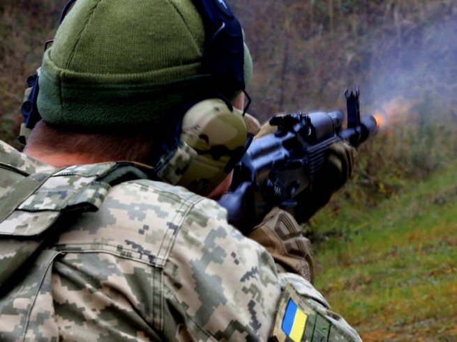 Боевики из гранатометов и минометов обстреливали позиции ВСУ на Донбассе
