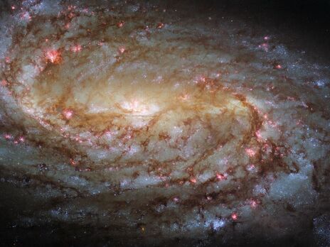 Телескоп Hubble заснял спиральную галактику в созвездии Льва