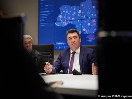 Данілов: Що ще треба зробити, щоб люди зрозуміли: або вони вакцинуються, або відправляються на цвинтар?