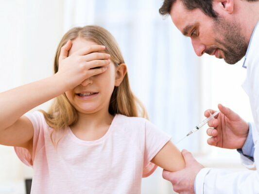Американський регулятор рекомендував схвалити препарат від Pfizer для вакцинації проти COVID-19 дітей 5–11 років