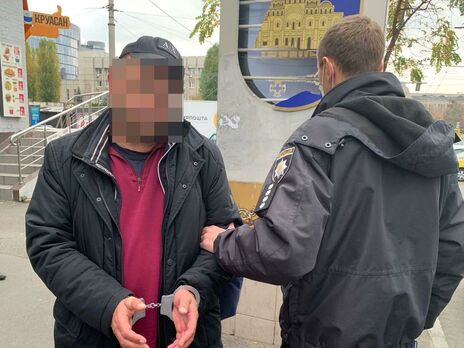 Экс-сотрудник СБУ сдался с повинной после убийства мужчины, пытавшегося его завербовать. Полиция сообщила о 47 ножевых ранениях