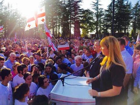 Супруга Саакашвили отказалась от депутатского мандата в парламенте Грузии