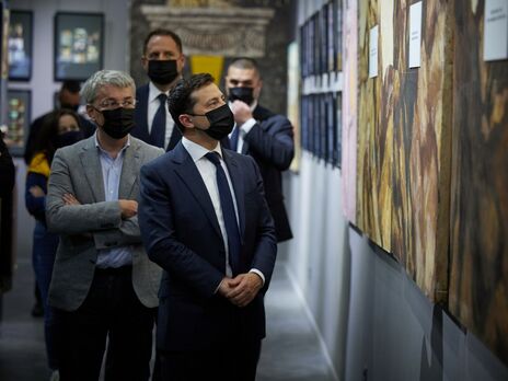 Зеленский посетил выставку картин Ройтбурда и обещал отреставрировать Одесский художественный музей