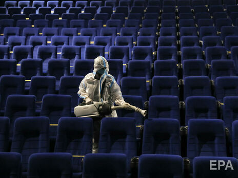 В мире от COVID-19 умерло почти 5 млн человек